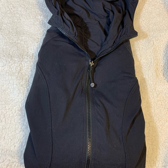 Lululemon Reversible Black Zip Up 6 - Picture 6 of 6